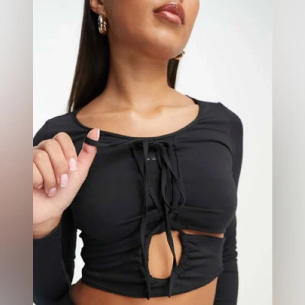 Adidas Women's Black Lace-Up Crop Top long sleeve - Picture 5 of 12